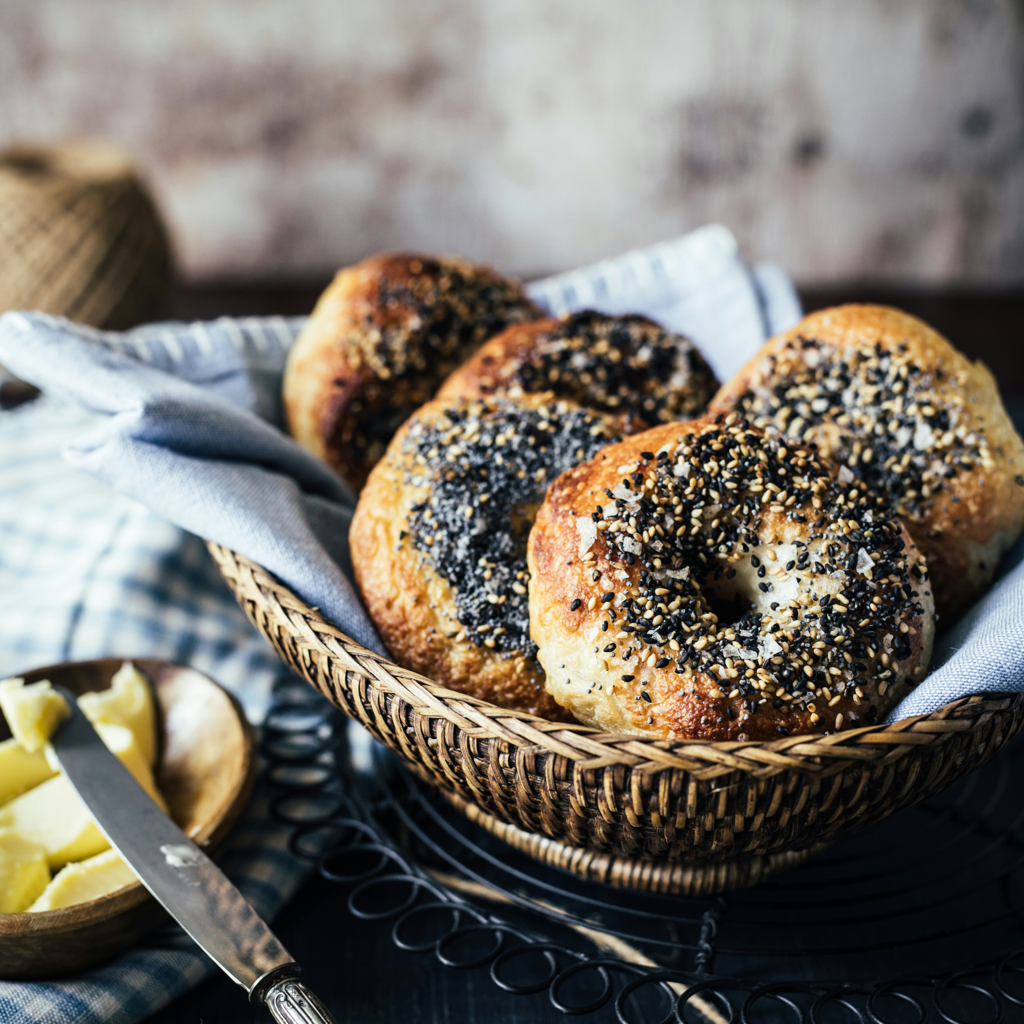 A tray of fresh New York bagels